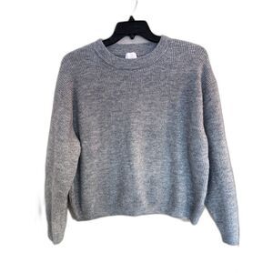 H&M Grey Ribbed Knit Crewneck Sweater - Size Large - Cozy Minimalist